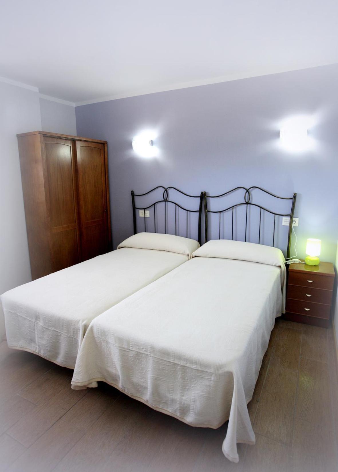 Apartamentos Fermin Onís Oda fotoğraf